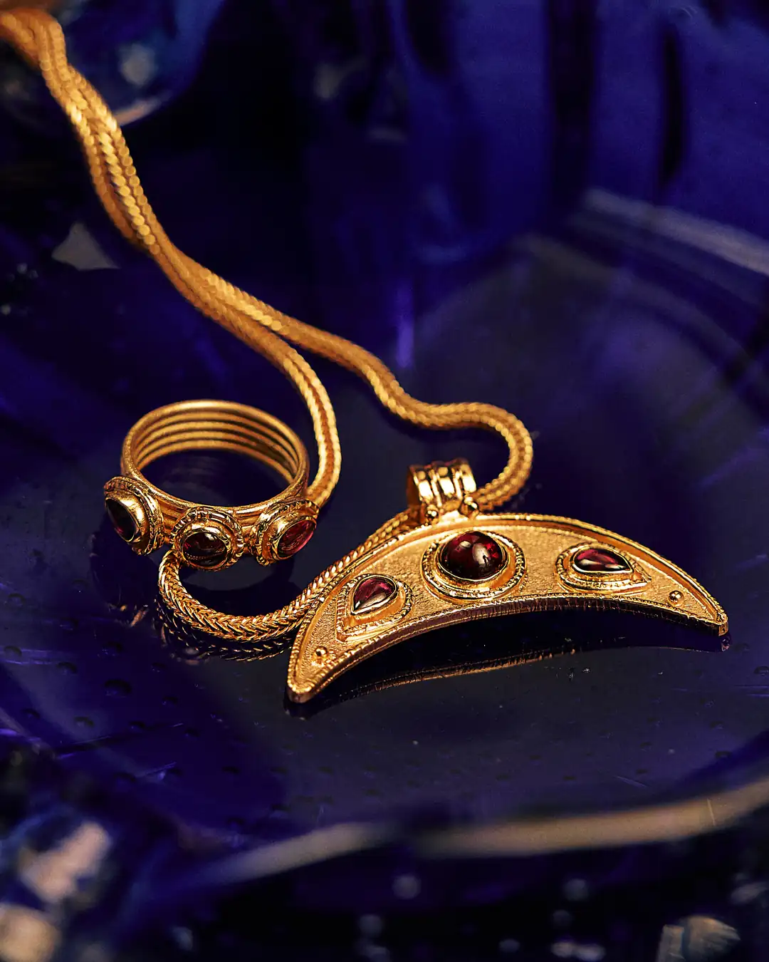 Elara Ring - Garnet Stone 3