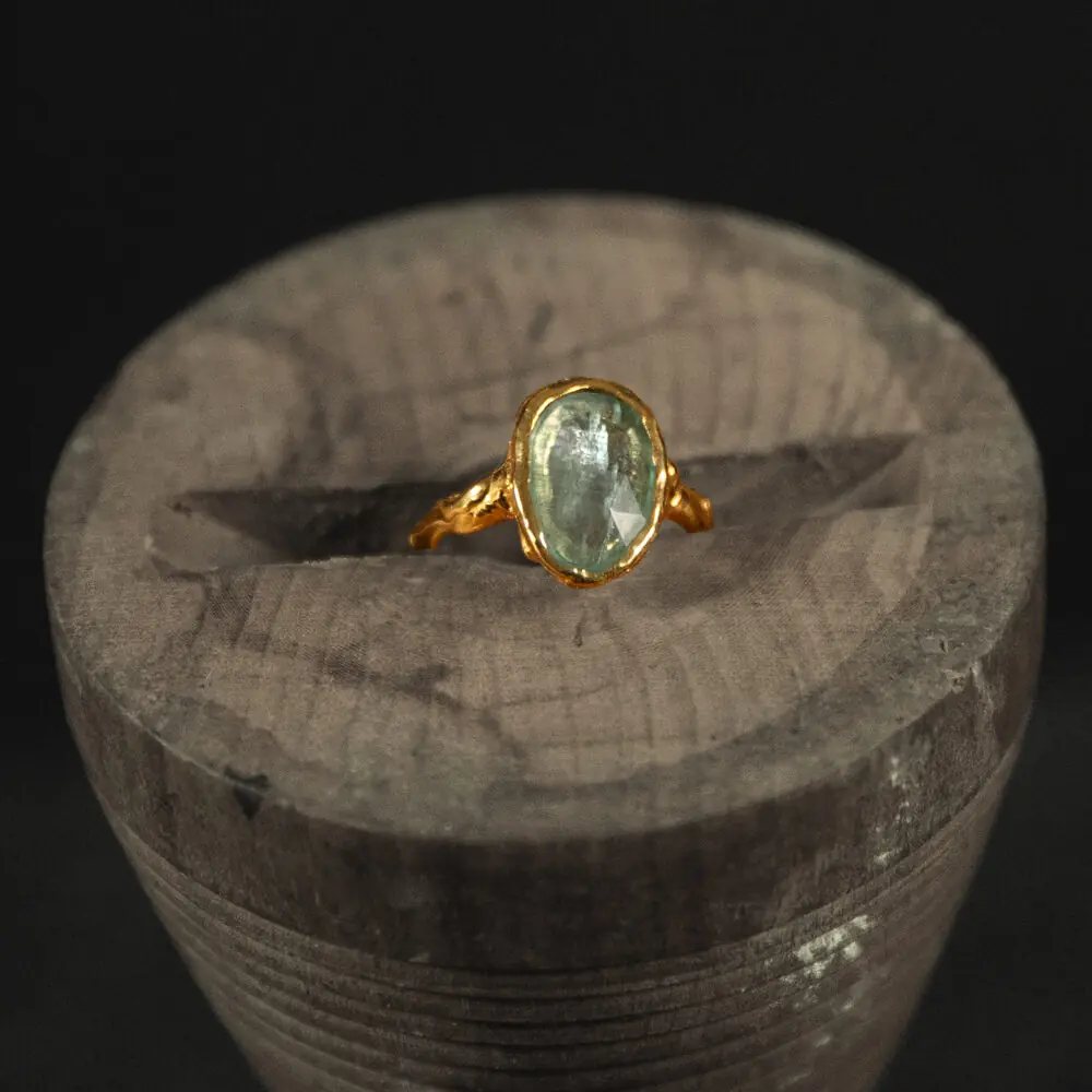 Gráinne Ring - Kyanite Stone 4